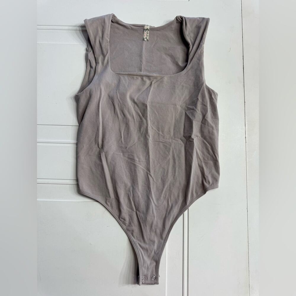 Intimately Womenโs Size M/LโFree People Bodysuit Square Neck Sleeveless Gray